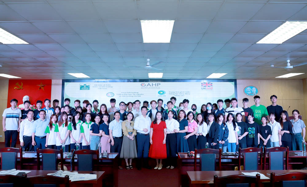 ập[-]huấn[-]về[-]các[-]rủi[-]ro[-]cho[-]sức[-]khỏe[-]và[-]môi[-]trường[-]trong[-]hoạt[-]động[-]đốt[-]ngoài[-]trời[-]và[-]sử[-]dụng[-]hóa[-]chất[-]trong[-]thuốc[-]bảo[-]vệ[-]thực[-]vật